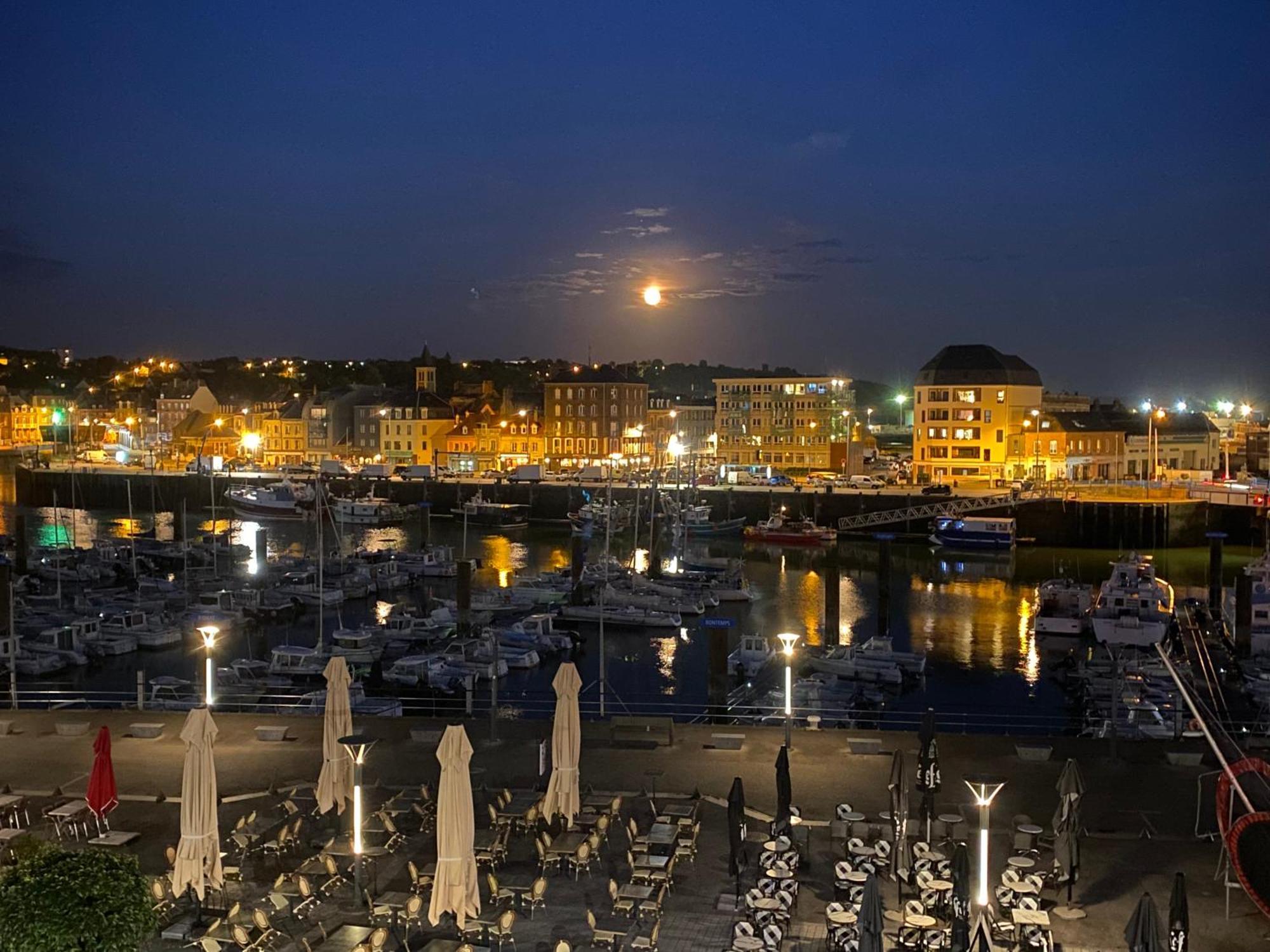 Etablissement 3 Etoiles Avec Ascenseur, 3 Appartements Lumineux Vue Port Avec Balcon, 200M De La Mer, Wifi Fibre, Tous Service Inclus Дьепп Экстерьер фото